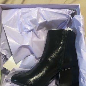 Arrcade Madden Girl Size 7
